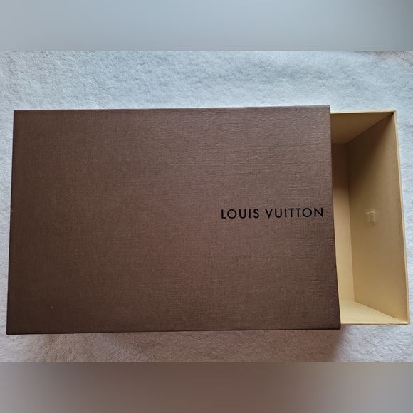 Louis Vuitton, Chanel, Dior, Burberry Gift Boxes Bundle! - Picture 9 of 12